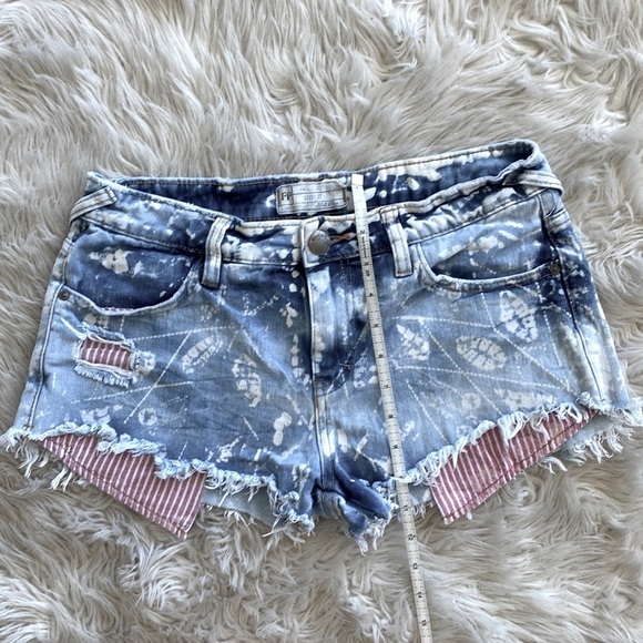 Free People Shibori Cuttoff Jean Shorts - Picture 12 of 12